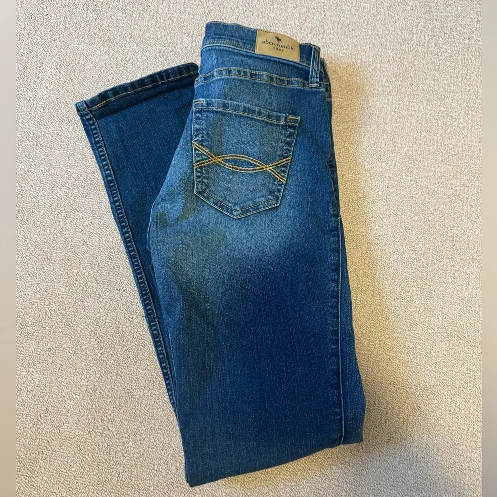 Abercrombie & Fitch Straight Leg Jeans - Picture 4 of 4